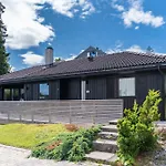 Relaxed Getaway With Heated Swimming Pool