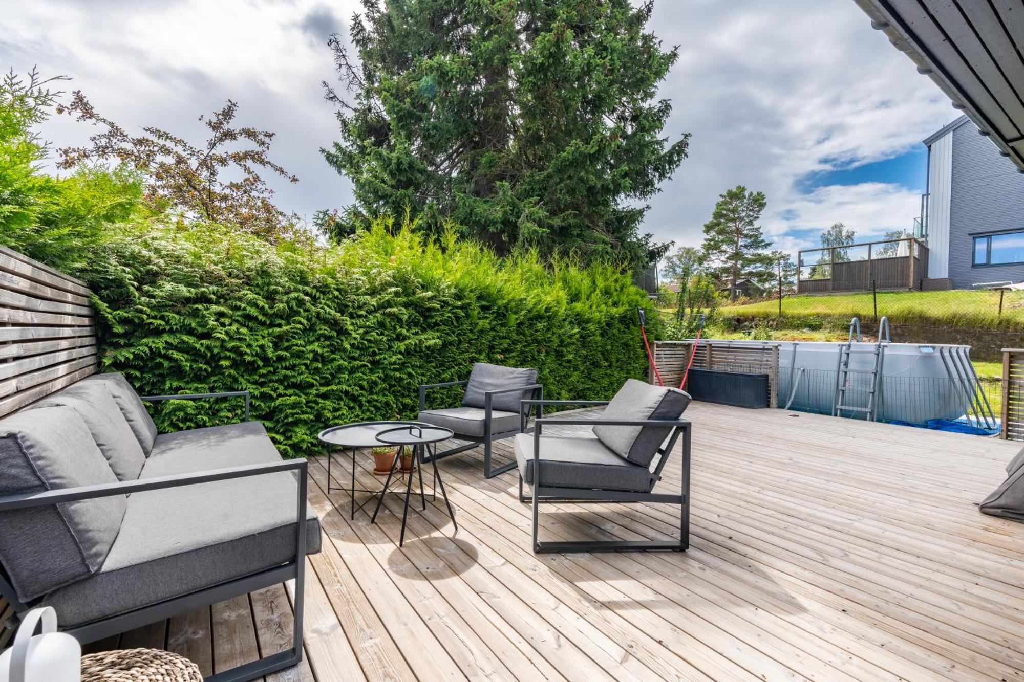 Relaxed Getaway With Heated Swimming Pool *